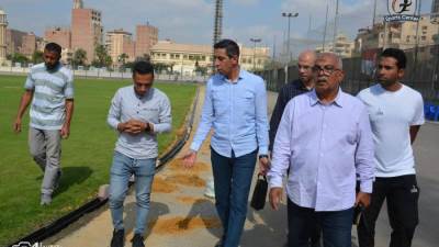 رئيس اتحاد ألعاب القوى يتفقد أعمال تطوير مضمار المركز الأولمبي بالمعادي