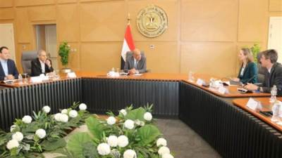 وزير الكهرباء : يبحث مع وفد البنك الدولي دعم وتعزيز سبل الشراكة والتعاون في مجالات الكهرباء