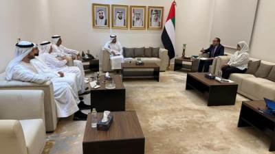 سفارة الإمارات بالقاهرة عقدت حلقة نقاشية لمناقشة الفرص الاستثمارية في قطاع البترول والغاز  