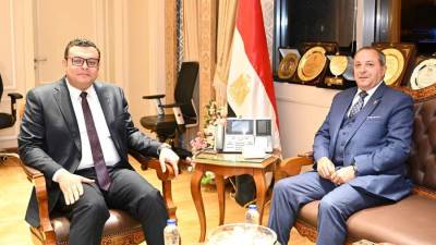 وزير الإسكان يستقبل محافظ بورسعيد لبحث استعدادت المحافظة للتعامل مع موسم الأمطار