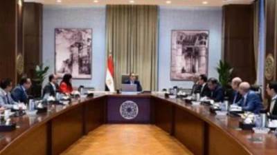 رئيس الوزراء يُتابع الموقف التنفيذي لمشروعات الطاقة الجديدة والمتجددة