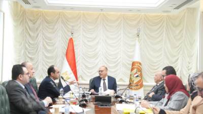 وزير العمل يعقد اجتماعًا مع ممثلي وزارة الصحة والمجلس الصحي المصري ونقابة التمريض