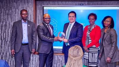 البنك التجاري الدولي يحتفل بتخرج الدفعة الثالثة من برنامج “الائتمان المصرفي لشرق إفريقيا” في كينيا