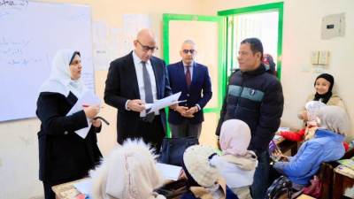 وزير التعليم يجرى جولة مفاجئة بمدارس إدارتي ببا وسمسطا بمحافظة بني سويف 