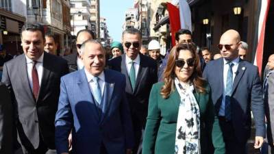 وزيرة التنمية المحلية ومحافظ بورسعيد يتفقدان نموذج تطوير أسواق الحميدي بحضور وفد من برنامج " الهابيتات"