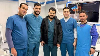 في سباق مع الزمن.. فريق مستشفى بئر العبد التخصصي ينقذ حياة مريض بتدخل دقيق داخل قسطرة القلب