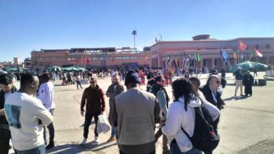 في كل ركن حكايه.... ساحة جامع الفنا تتحدث بكل لغات العالم 