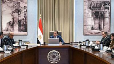 رئيس الوزراء يتابع الموقف التنفيذي لمشروعات الطاقة وجهود جذب الاستثمارات
