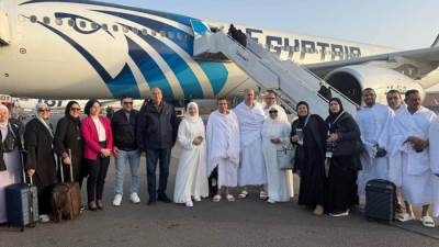 مطار القاهرة يودع أولي أفواج عمرة لجنة النشاط الرياضي بشركة الميناء