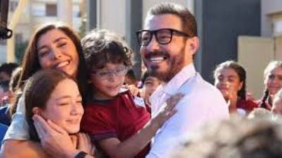 أحمد زاهر: الطفل عبد الله كمال فاق كل توقعاتي في "لعبة وقلبت بجد"