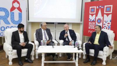 البيت الروسي يحتفي بعيد العلم بحضور دبلوماسي وثقافي بارز