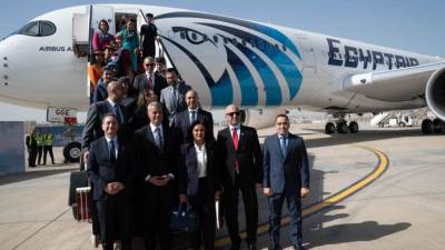 بحضور رئيس الوزراء.. مصر للطيران تحتفل بانضمام أول طائرة من طراز الايرباص A350-900 لأسطول الناقل الوطني ضمن أكبر خطة تحديث للأسطول في تاريخها