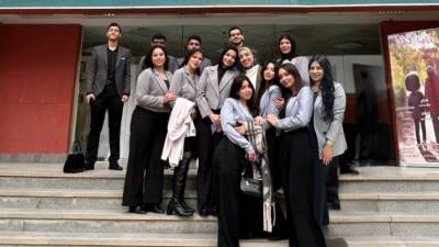 طلاب إعلام قسم علاقات عامة واعلان بالجامعة الكندية يطلقون مشروع تخرج حمله بعنوان "مش شقاوة"