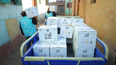 صناع الخير توزع وجبات إفطار ساخنة وكراتين مواد غذائية على قرى محافظات الوجه البحري