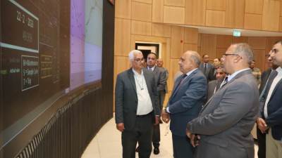 وزير الكهرباء يتابع لحظة بلحظة أداء الشبكة القومية ويؤكد: لا انقطاع للتيار