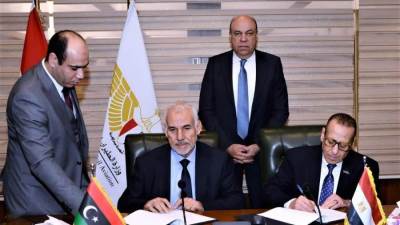 وزير الطيران يشهد توقيع مذكرة تفاهم بين سلطة الطيران المدني المصرية ومصلحة الطيران المدني الليبية لتعزيز التكامل في إدارة المجال الجوي