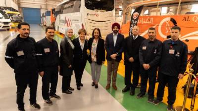 رئيس مجموعة البنك الدولي أجاي بانغا يزور مصنع جيوشي لمراجعة البرنامج الرائد للحافلات الكهربائية للقاهرة