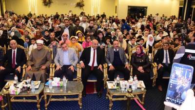 النائب محمد مكي يكرم 350 من حفظة القرآن الكريم بأخميم بسوهاج بحضور قيادات الأوقاف والأزهر الشريف