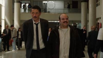 محمد عبد الرحمن يحاول الصلح بين سمير وزوجته في الحلقة الثانية من مسلسل المتر سمير