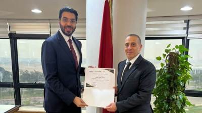 رئيس سلطة الطيران المدني المصري يكرّم الخبير الإقليمي لأمن الطيران بـ«الإيكاو» تقديرًا لجهوده في دعم منظومة الأمن الإقليمي