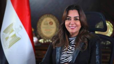 وزيرة التنمية المحلية والبيئة تتلقى تقريراً حول جهود الوحدة المركزية للسكان خلال شهر مارس 2026