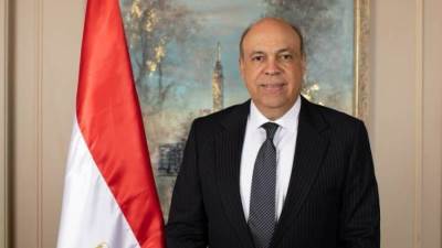 وزير الطيران يهنئ قداسة البابا تواضروس الثاني بعيد القيامة المجيد ويشهد احتفالية الكنيسة الإنجيلية