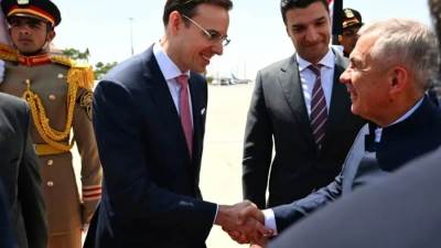 رئيس تتارستان يصل القاهرة في زيارة عمل لتعزيز التعاون مع مصر