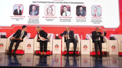 في نقاش بمشاركة خبراء البنك الدولي 