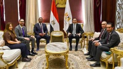 وزير الشباب والرياضة يلتقي رئيس الاتحاد الافريقي للجودو لبحث التعاون المشترك ونشر الرياضة