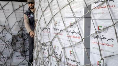 بدعم من وكالة الإمارات للمساعدات الدولية.. وصول آخِر طائرات جسر حميد الجوي إلى العريش لدعم غزة