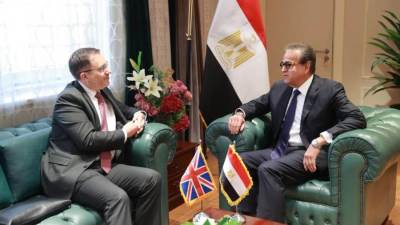 وزير الصحة يستقبل سفير بريطانيا لبحث تعزيز التعاون في المجال الصحي وتطوير تدريب الكوادر الطبية