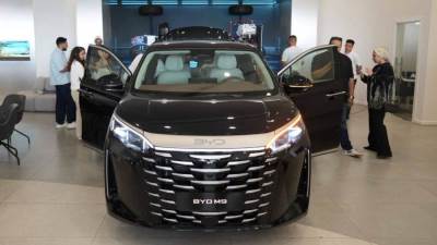 "BYD" مصر تطلق طرازى M9 المينى فان & SEALION 5 الـ SUV