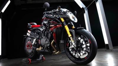 شركة ABT لتعديل السيارات تطلق نسخة محدودة من الدراجة البخارية الرياضية MV Agusta (Brutale 1000 ABT) 