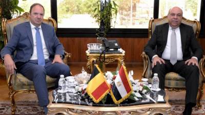 وزير الطيران المدني يبحث مع سفير بلجيكا فرص تعزيز الربط الجوي بين البلدين
