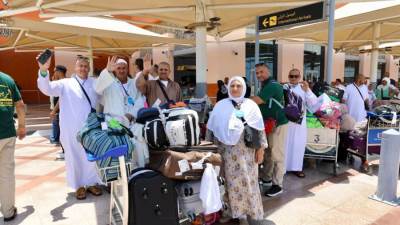 بالصور... الصالة الموسمية تستقبل ضيوف الرحمن العائدين من الأراضي المقدسة