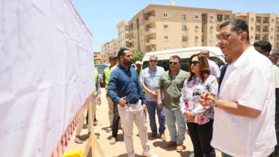 وزيرة التنمية المحلية ومحافظ البحر الأحمر يتابعان مشروعات البنية التحتية بقطاع الصرف الصحي لـ 8 مناطق بالغردقة