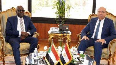 وزير الطيران المدني يستقبل وزير البنية التحتية والنقل السوداني لتعزيز التعاون الإستراتيجي في مجالات النقل الجوي