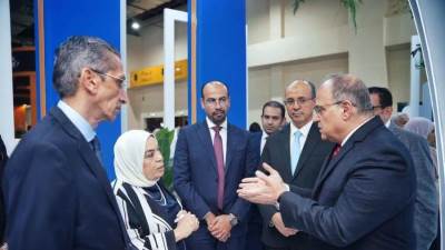 رئيس هيئة الدواء يتفقد أجنحة المعرض ويلتقي ممثلي كبرى الشركات العالمية والمحلية المشاركة بالمؤتمر