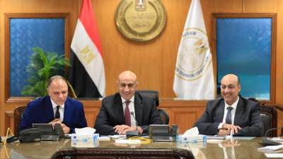 وزير التعليم يتابع انتظام أول أيام امتحانات الثانوية العامة من غرفة العمليات المركزية بالوزارة 