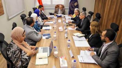 هيئة الدواء تبحث مع شركات أكديما تعزيز التصنيع المحلي ودعم الأمن الدوائي