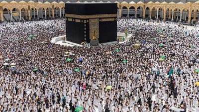 السعودية: ارتفاع القادمين بتأشيرات العمرة 22.5% منذ بداية الموسم