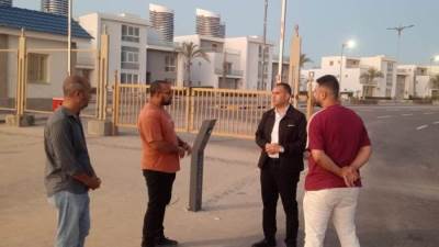رئيس جهاز العلمين الجديدة يتفقد تنفيذ البوابات الإلكترونية بكمبوند «مزارين»