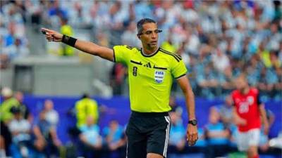 طاقم تحكيم مصري لمواجهة زيمبابوي والكونغو الديمقراطية في تصفيات كأس الأمم الأفريقية 