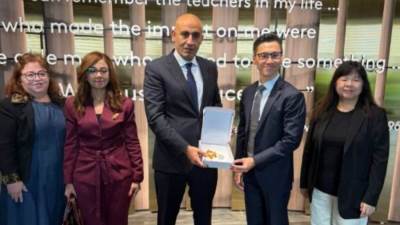 وزير التعليم يزور المعهد الوطني للتربية بسنغافورة ويطلع على تجربته في إعداد المعلمين وتطوير البحث التربوي