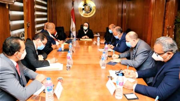 نيفين جامع وزيرة التجارة والصناعة